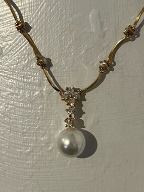 Gold & pearl necklace